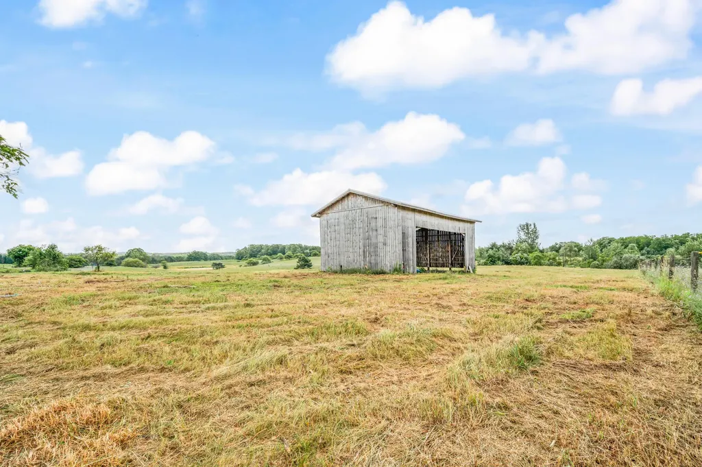 22865 20 Mile Road Burdell Township MI 49688