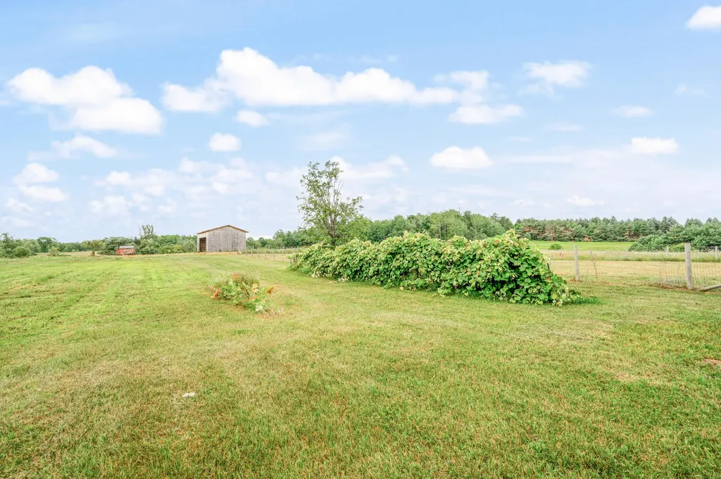 22865 20 Mile Road Burdell Township MI 49688