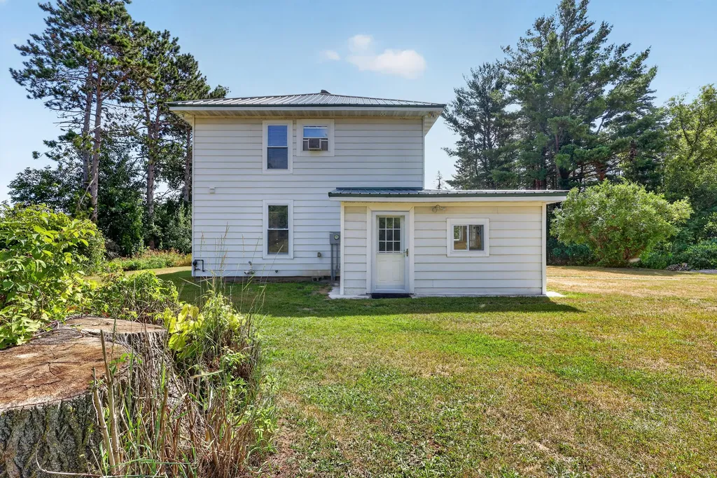 12423 20th Avenue N Middle Branch Township MI 49665