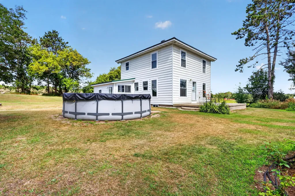 12423 20th Avenue N Middle Branch Township MI 49665