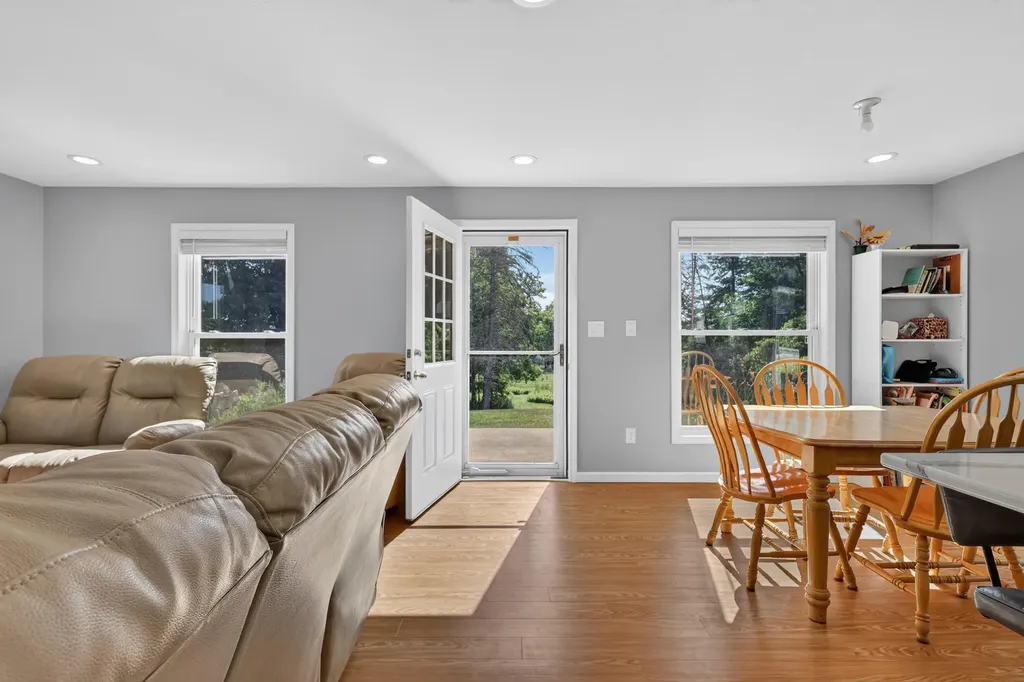 12423 20th Avenue N Middle Branch Township MI 49665