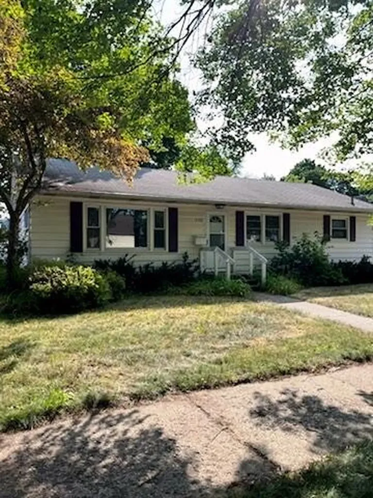 222 N 3rd Avenue Big Rapids City MI 49307