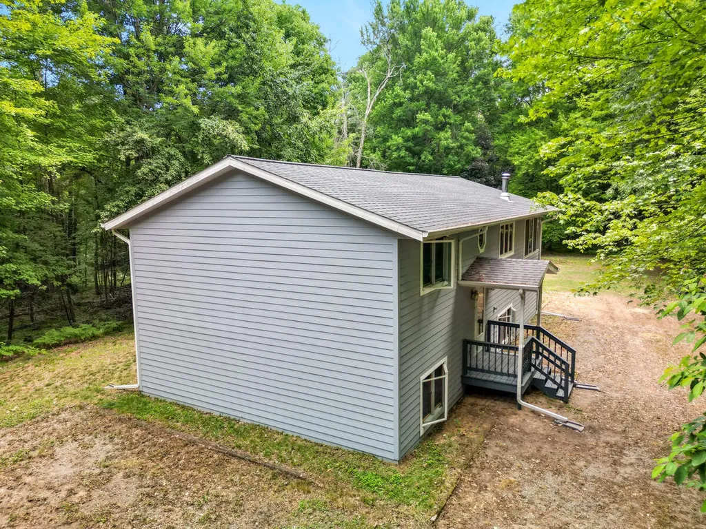 3283 S Spruce Avenue Everett Township MI 49349