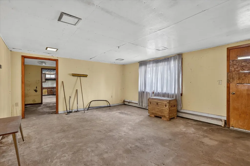 2610 S Shore Drive Crystal Township MI 48818