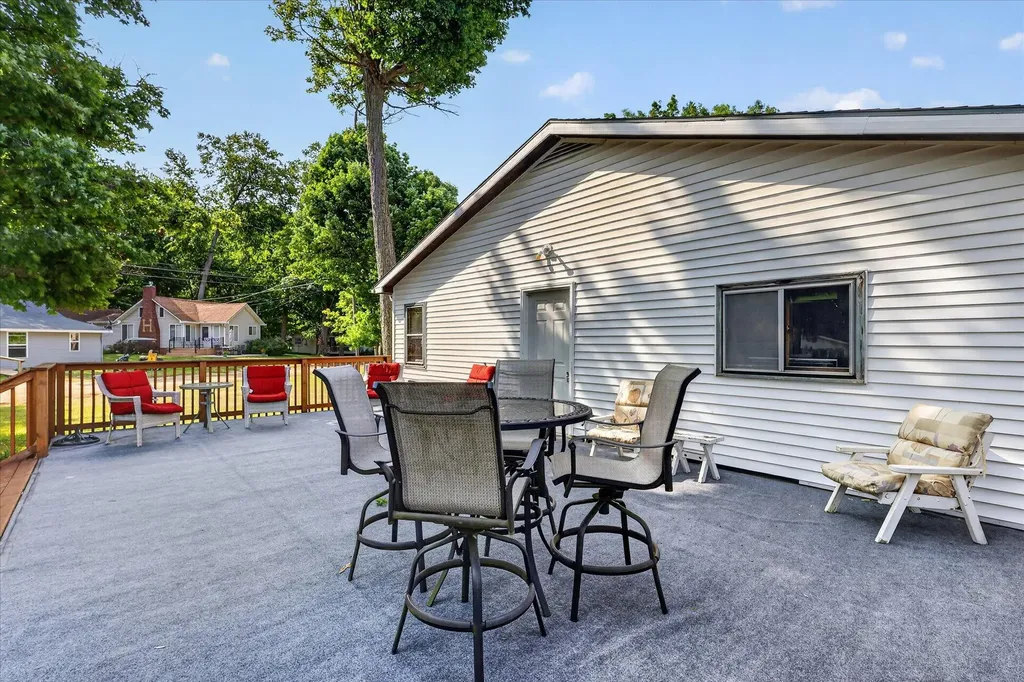 2610 S Shore Drive Crystal Township MI 48818