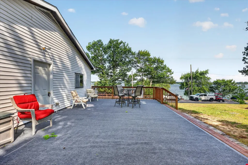 2610 S Shore Drive Crystal Township MI 48818