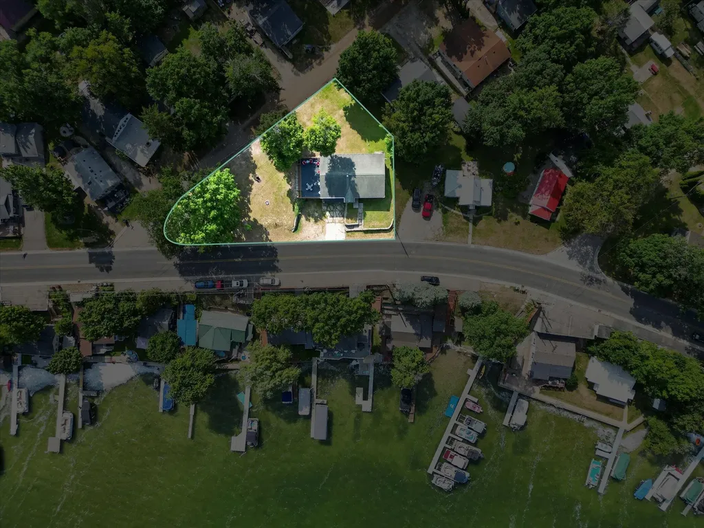 2610 S Shore Drive Crystal Township MI 48818