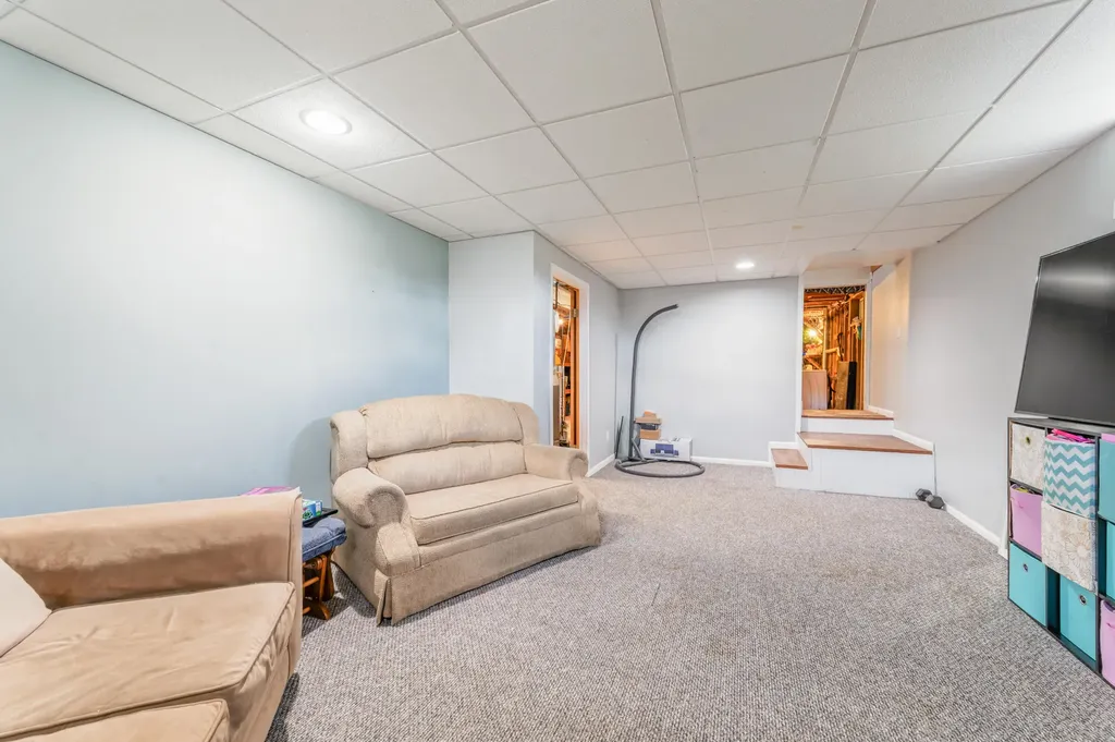 23886 Newcosta Avenue Green Charter Township MI 49338