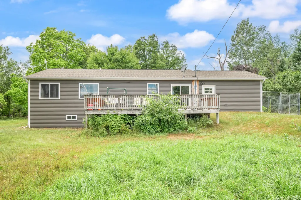 23886 Newcosta Avenue Green Charter Township MI 49338