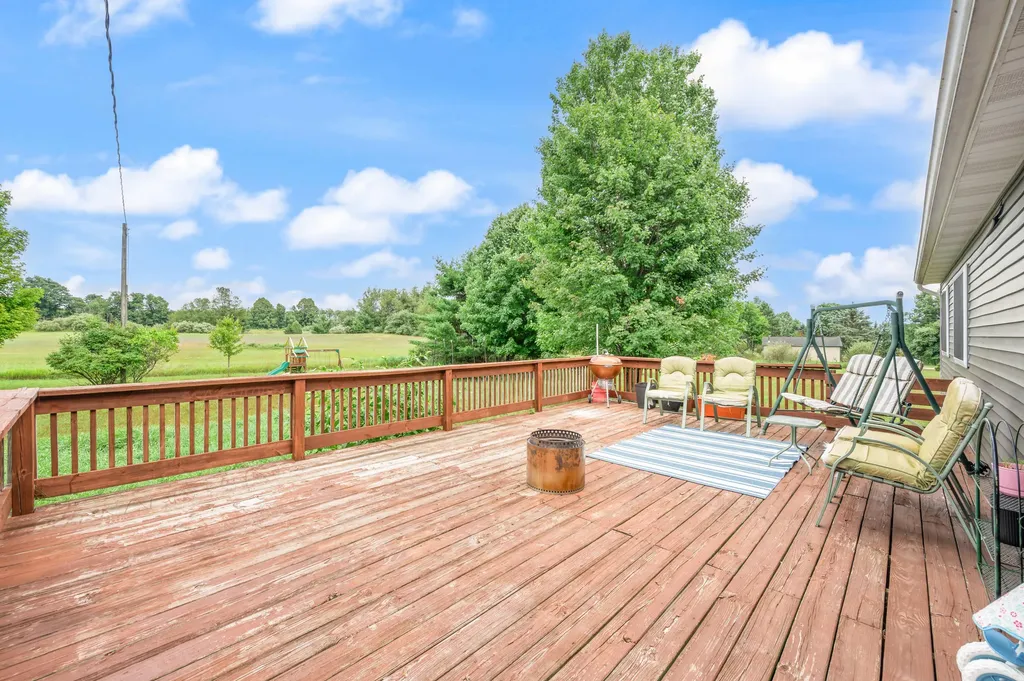 23886 Newcosta Avenue Green Charter Township MI 49338