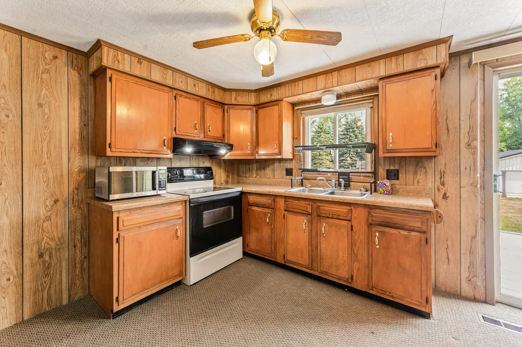20290 11 Mile Road Lincoln Township MI 49655