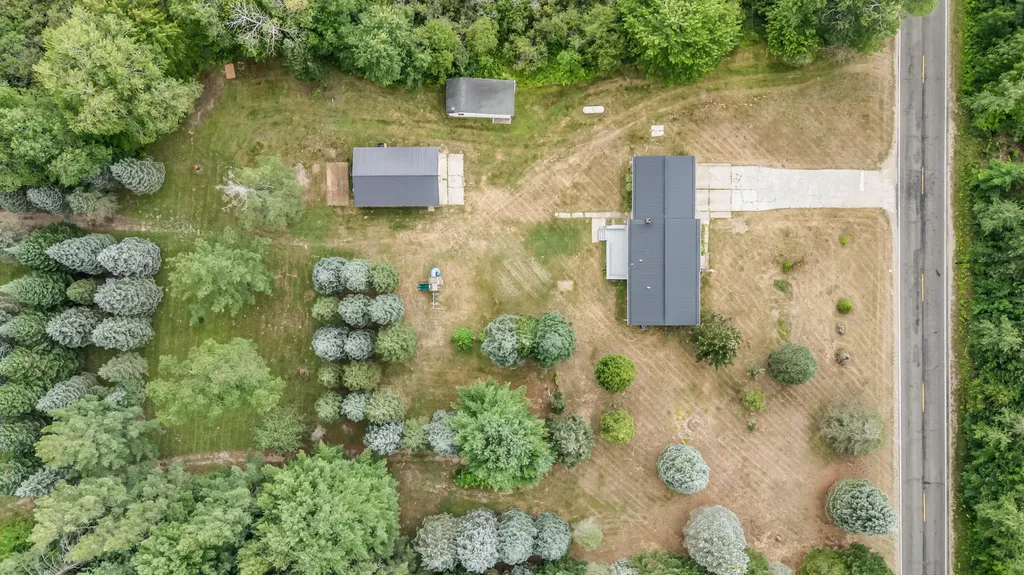 20290 11 Mile Road Lincoln Township MI 49655