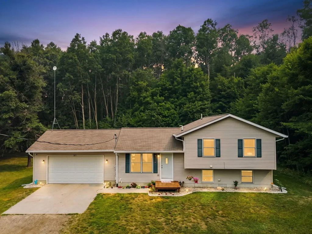 7485 E Tucker Lake Lane Big Prairie Township MI 49337