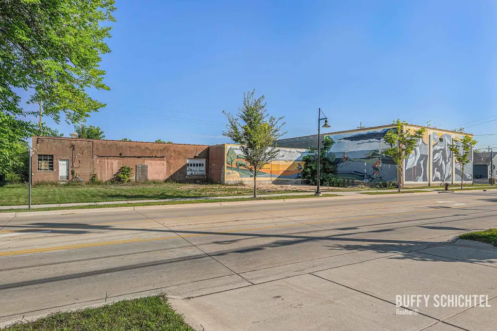 1812 Lakeshore Drive Muskegon City MI 49441