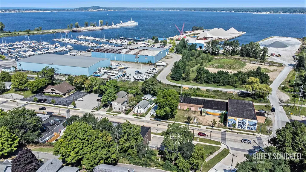 1812 Lakeshore Drive Muskegon City MI 49441
