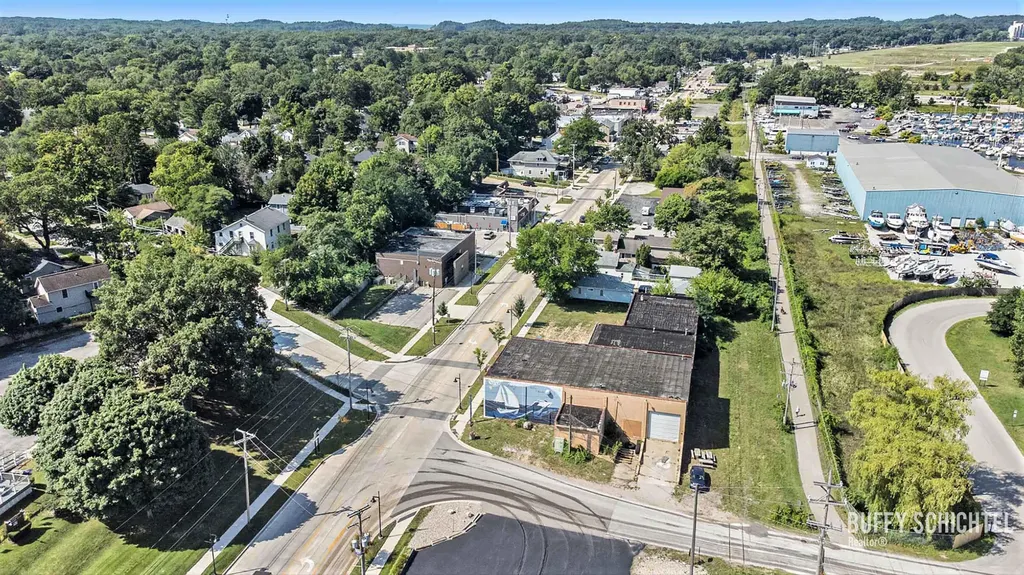 1812 Lakeshore Drive Muskegon City MI 49441