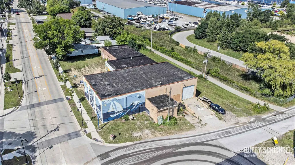 1812 Lakeshore Drive Muskegon City MI 49441