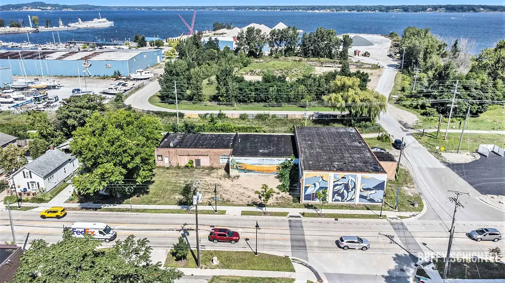 1812 Lakeshore Drive Muskegon City MI 49441