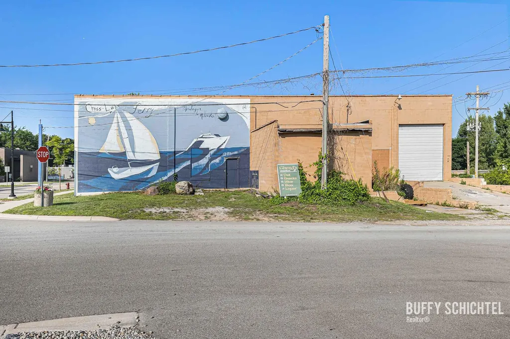 1812 Lakeshore Drive Muskegon City MI 49441
