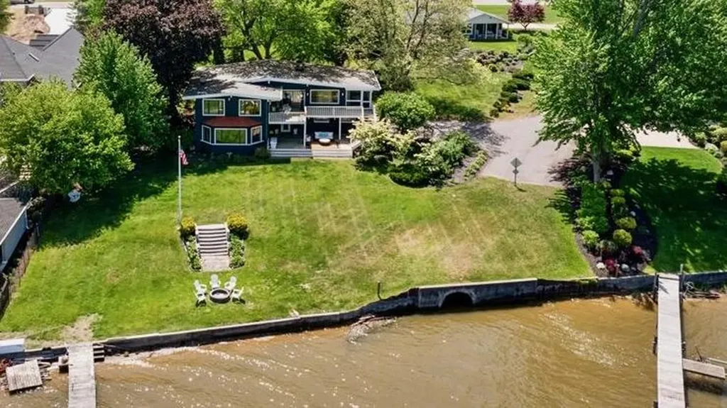 437 Graafschap Road Holland City MI 49423