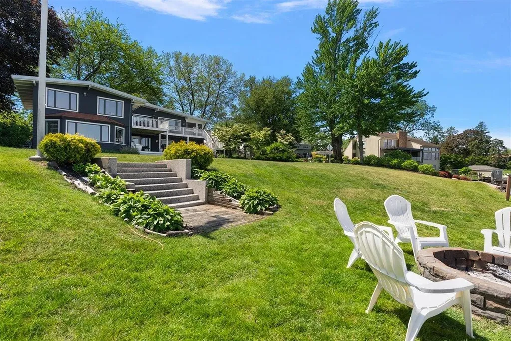 437 Graafschap Road Holland City MI 49423