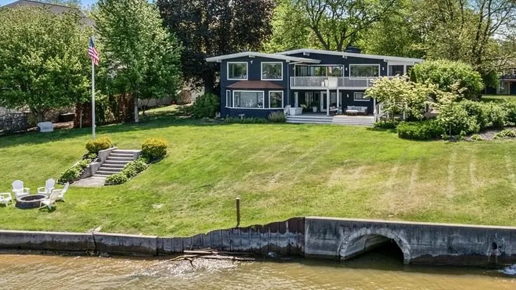 437 Graafschap Road Holland City MI 49423