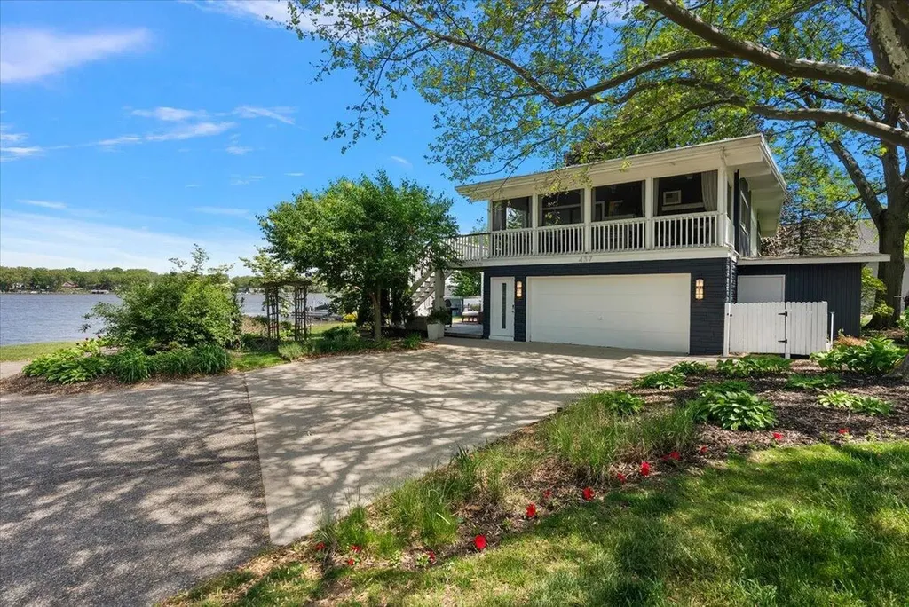 437 Graafschap Road Holland City MI 49423