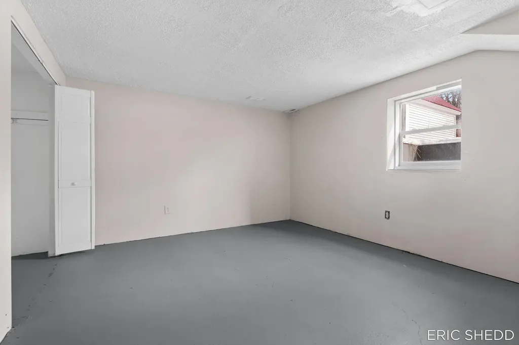 631 3 Mile Road NE Grand Rapids City MI 49505