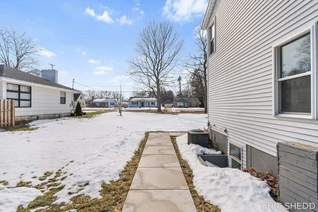 631 3 Mile Road NE Grand Rapids City MI 49505