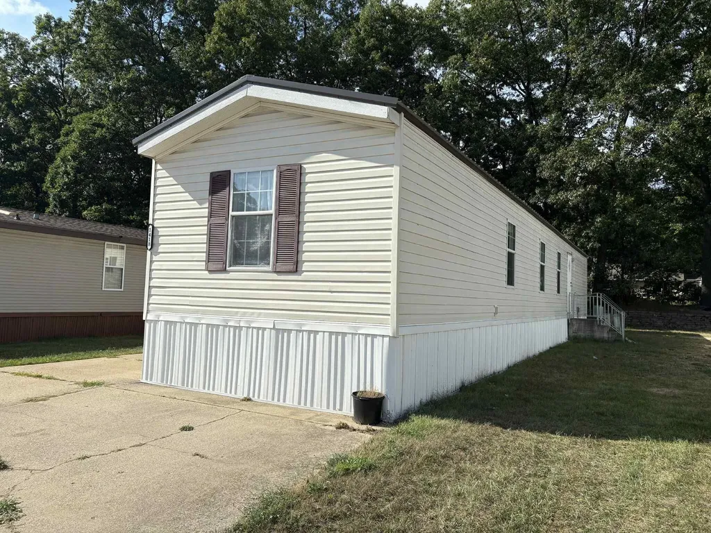 1418 Saskatoon Avenue Norton Shores City MI 49444