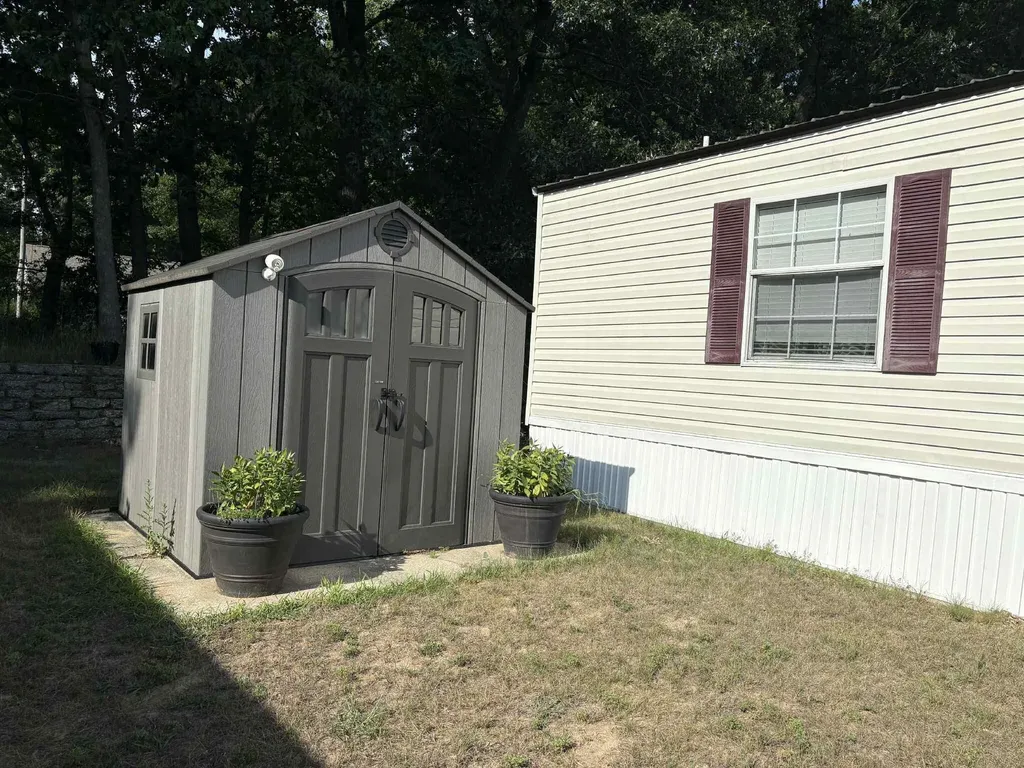 1418 Saskatoon Avenue Norton Shores City MI 49444