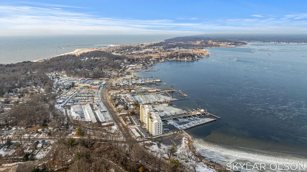2964 Lakeshore Drive Muskegon City MI 49441