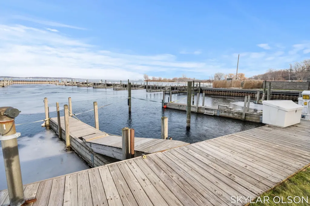 2964 Lakeshore Drive Muskegon City MI 49441