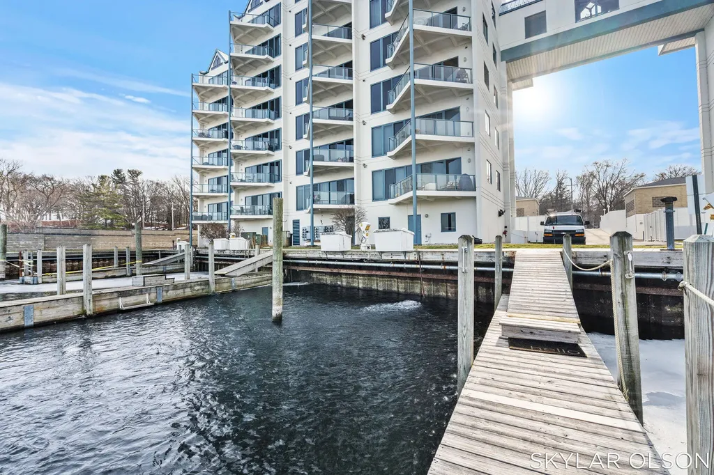 2964 Lakeshore Drive Muskegon City MI 49441