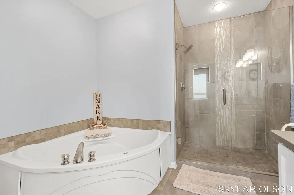 2964 Lakeshore Drive Muskegon City MI 49441