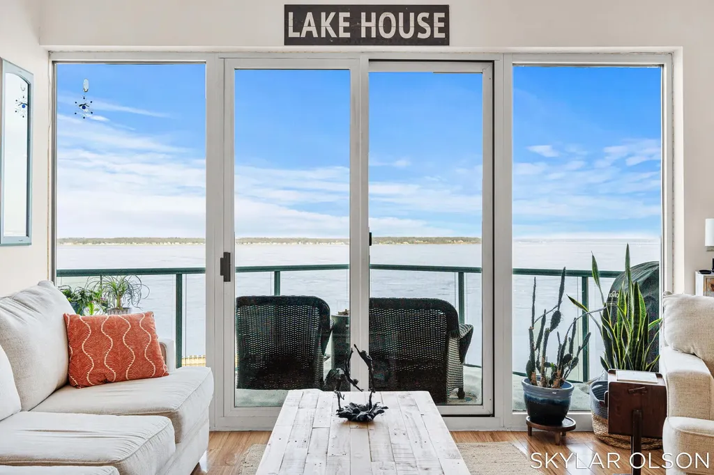 2964 Lakeshore Drive Muskegon City MI 49441
