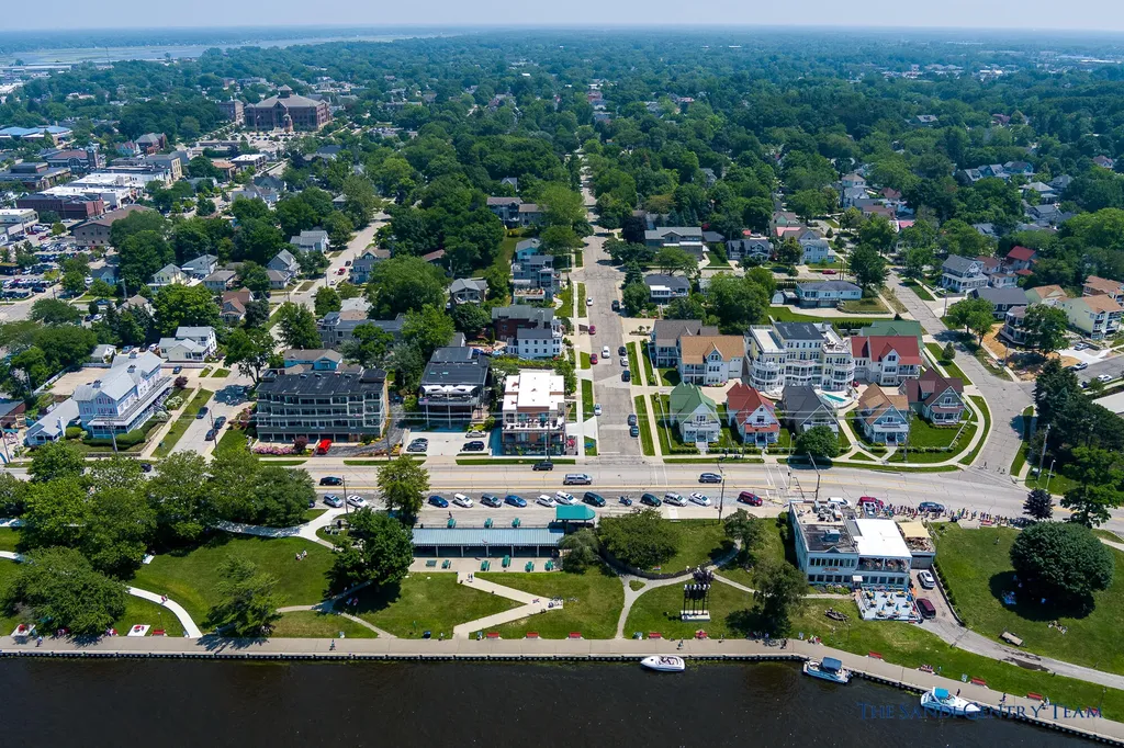 218 S Harbor Drive Grand Haven City MI 49417