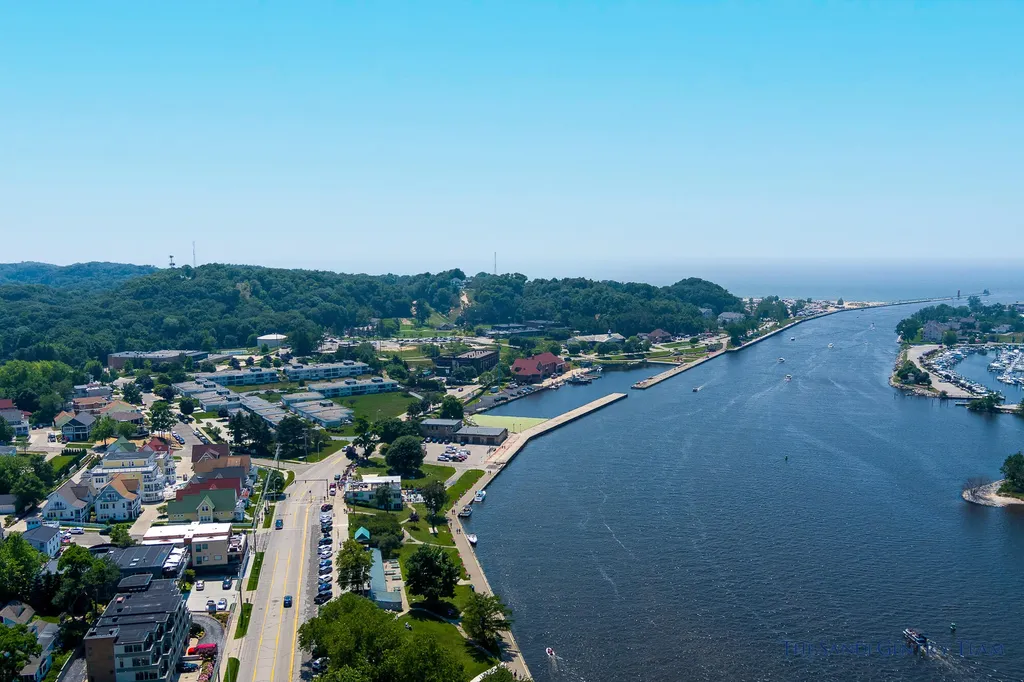 218 S Harbor Drive Grand Haven City MI 49417