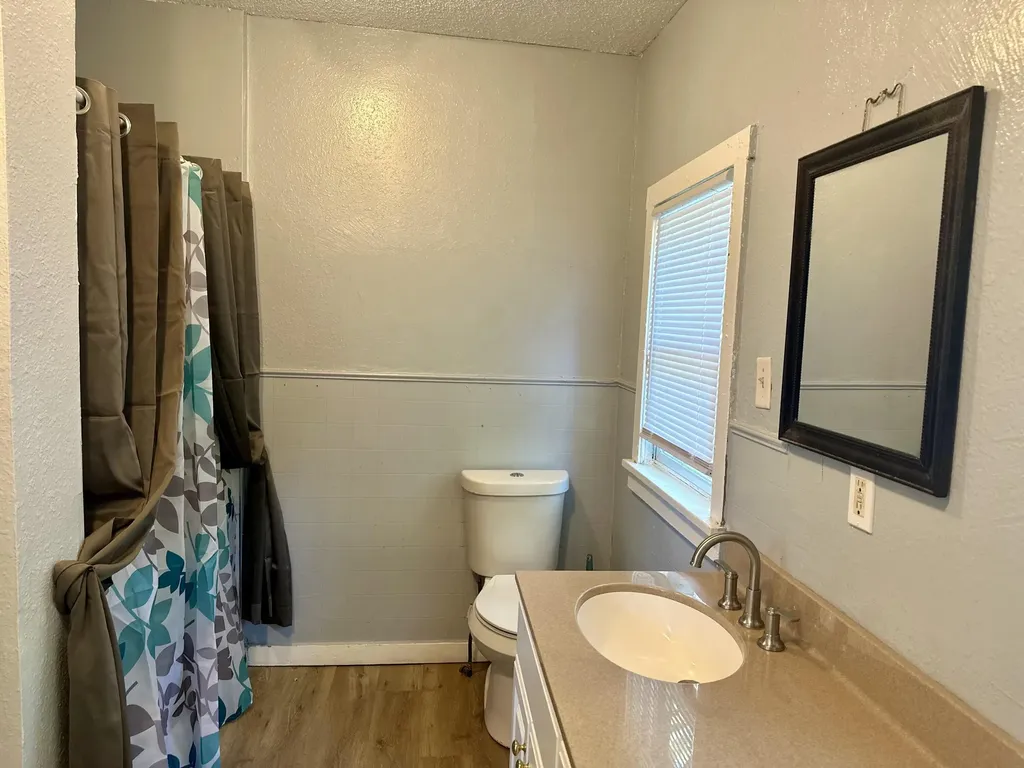 828 W Larch Avenue Muskegon City MI 49441