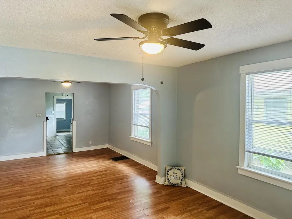 828 W Larch Avenue Muskegon City MI 49441