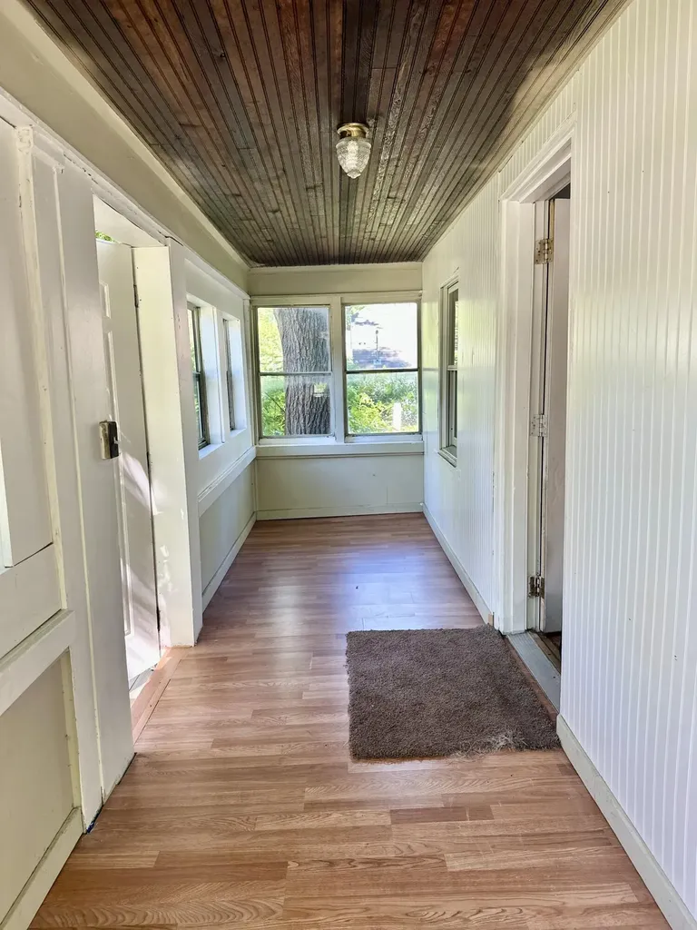 828 W Larch Avenue Muskegon City MI 49441