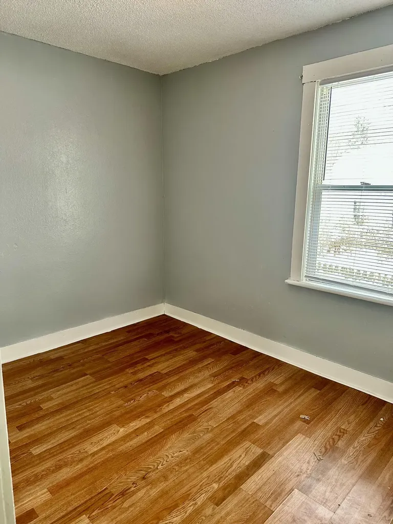 828 W Larch Avenue Muskegon City MI 49441