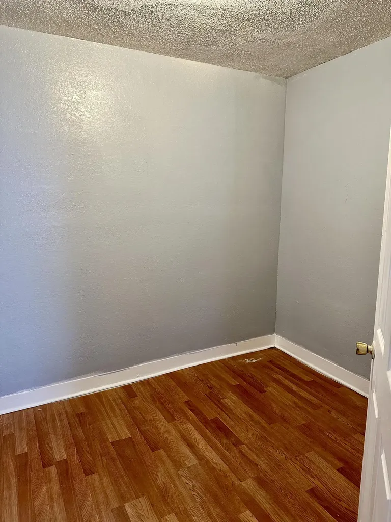 828 W Larch Avenue Muskegon City MI 49441