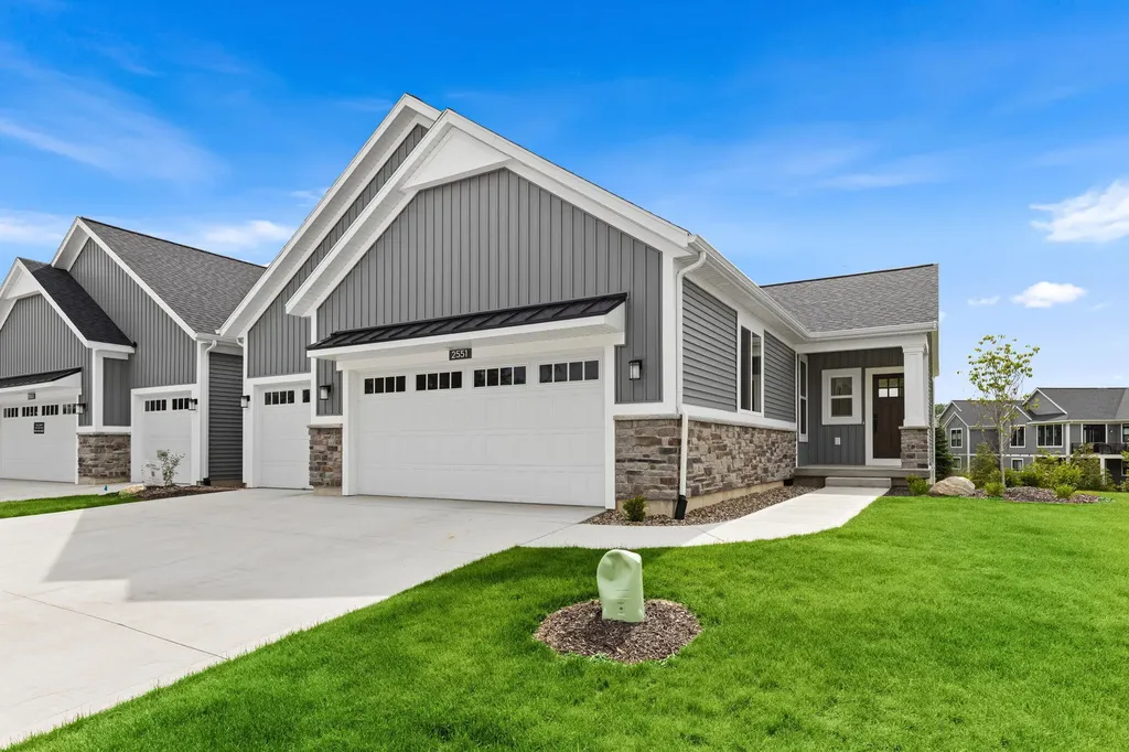 2551 Ravines Trail Drive SW Byron Township MI 49315