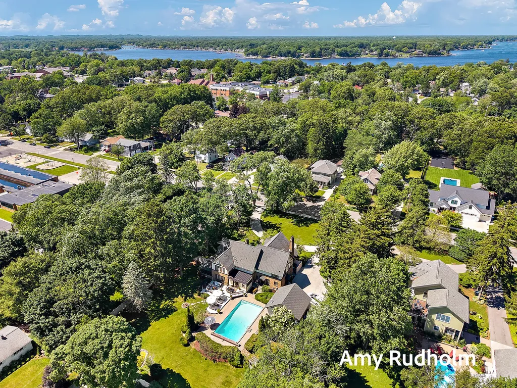 522 E River Street Spring Lake Village MI 49456