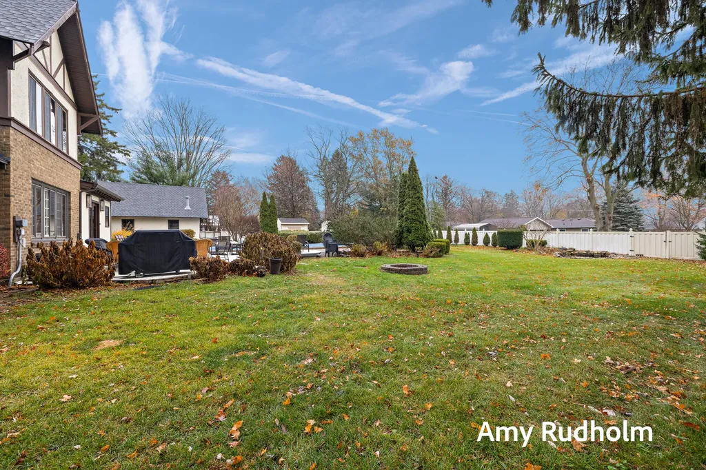 522 E River Street Spring Lake Village MI 49456