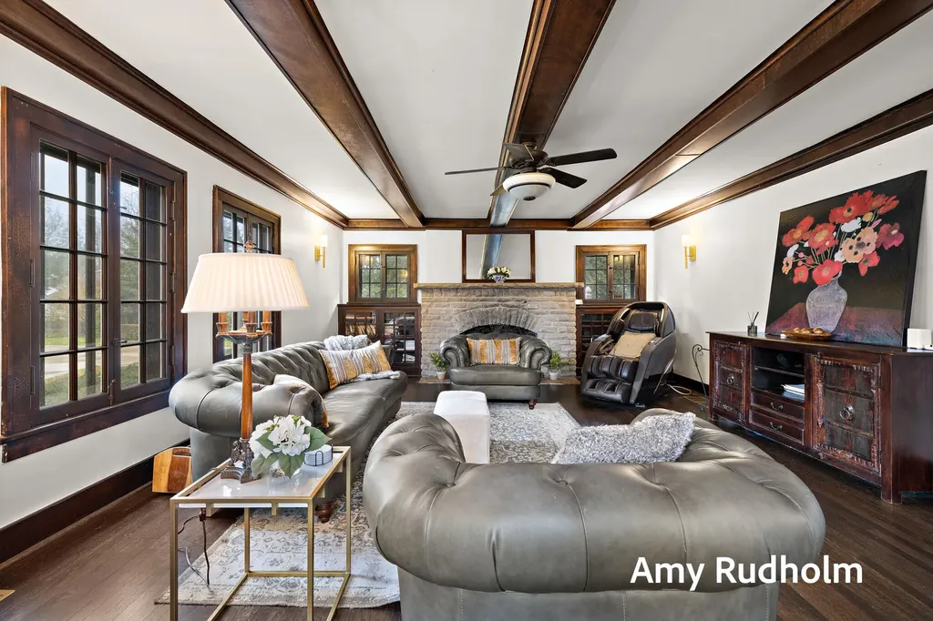 522 E River Street Spring Lake Village MI 49456