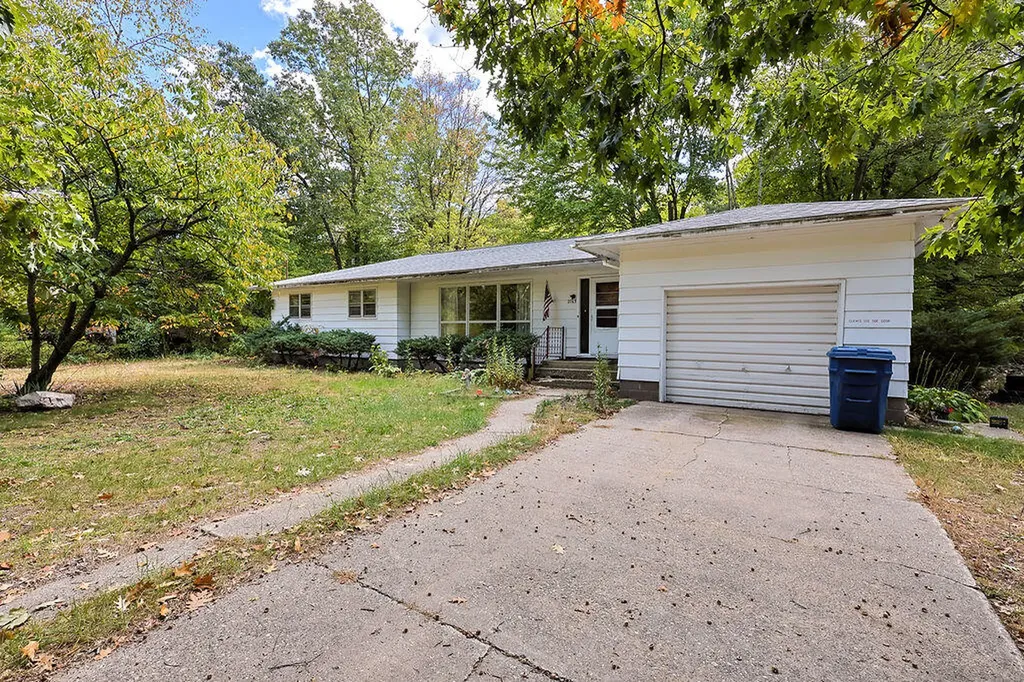 2763 Pontaluna Road Fruitport Charter Township MI 49415