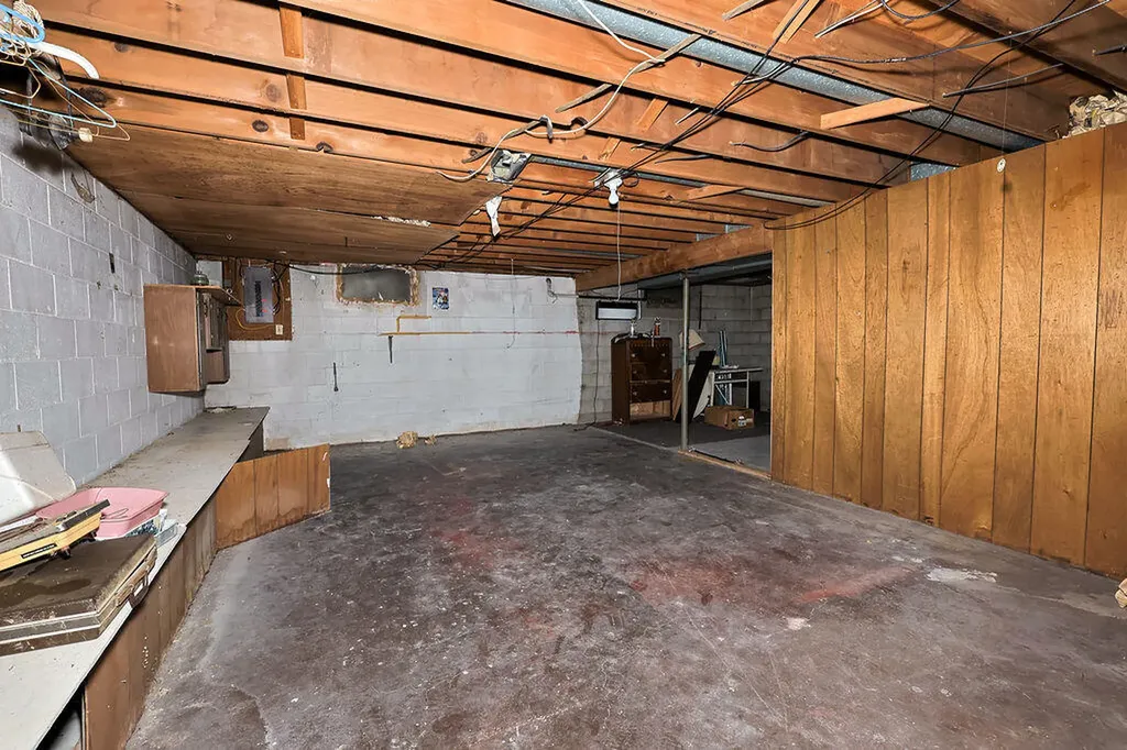 2763 Pontaluna Road Fruitport Charter Township MI 49415