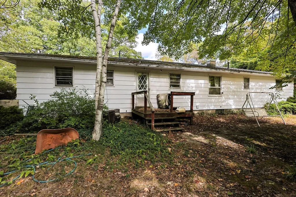 2763 Pontaluna Road Fruitport Charter Township MI 49415